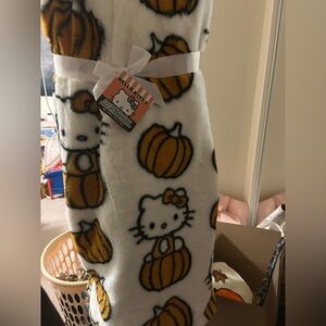 Hello Kitty White and Orange Pumpkin Throw blanket faux rabbit fur